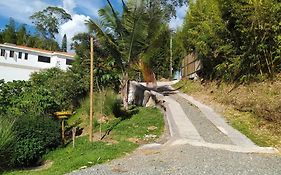 Cabaña con jacuzzi y acceso al embalse - Portum II